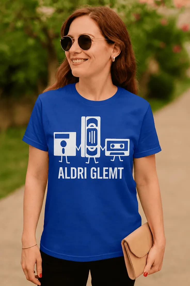 Morsom t-skjorte Aldri glemt – ALDRI GLEMT