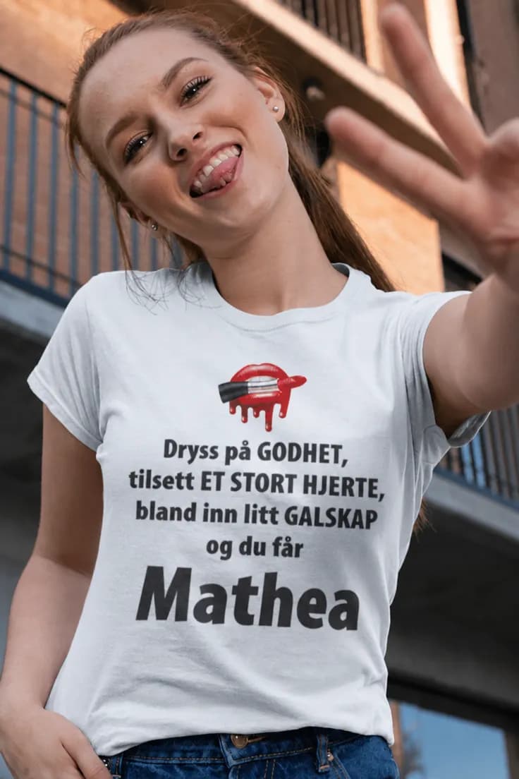 Morsom t-skjorte Godhet med navn – Mathea