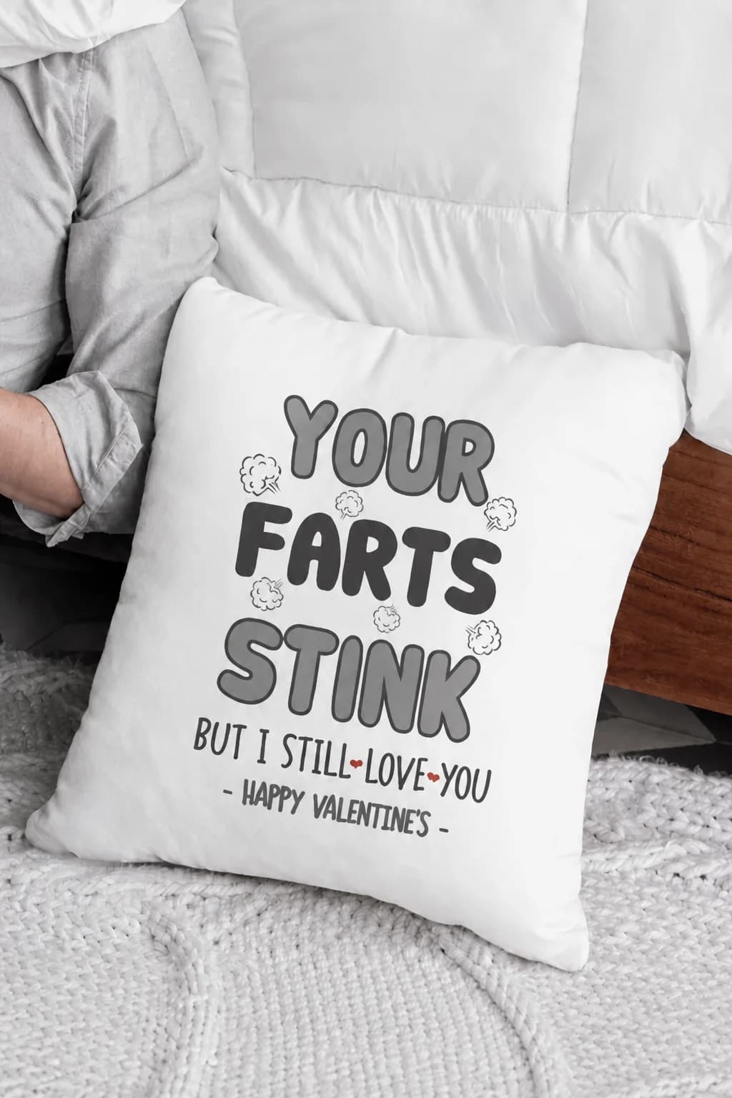 Morsom pyntepute «Your farts stink»