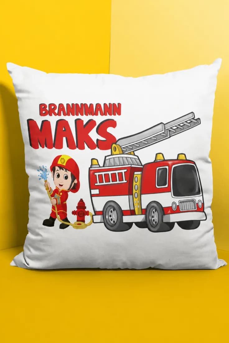 Dekorativ pute liten brannmann med navn