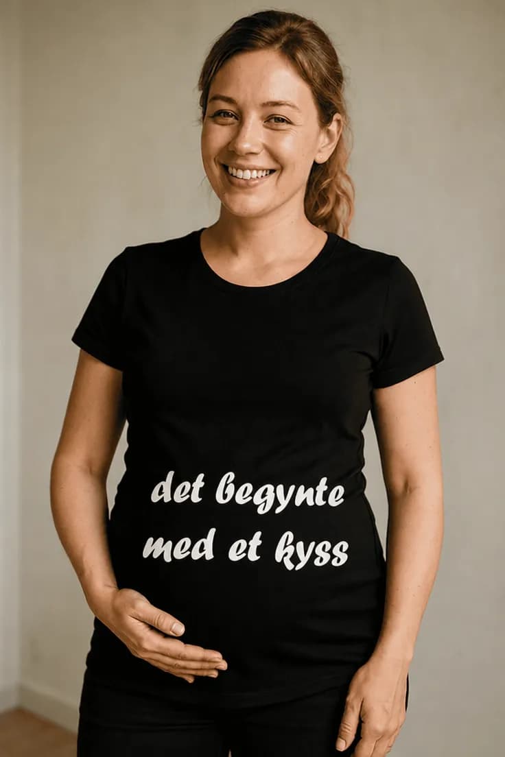 Gravid t-skjorte – det begynte med et kyss