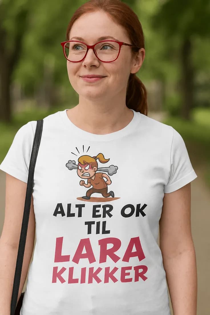 Alt er ok t-skjorte med valgfritt navn