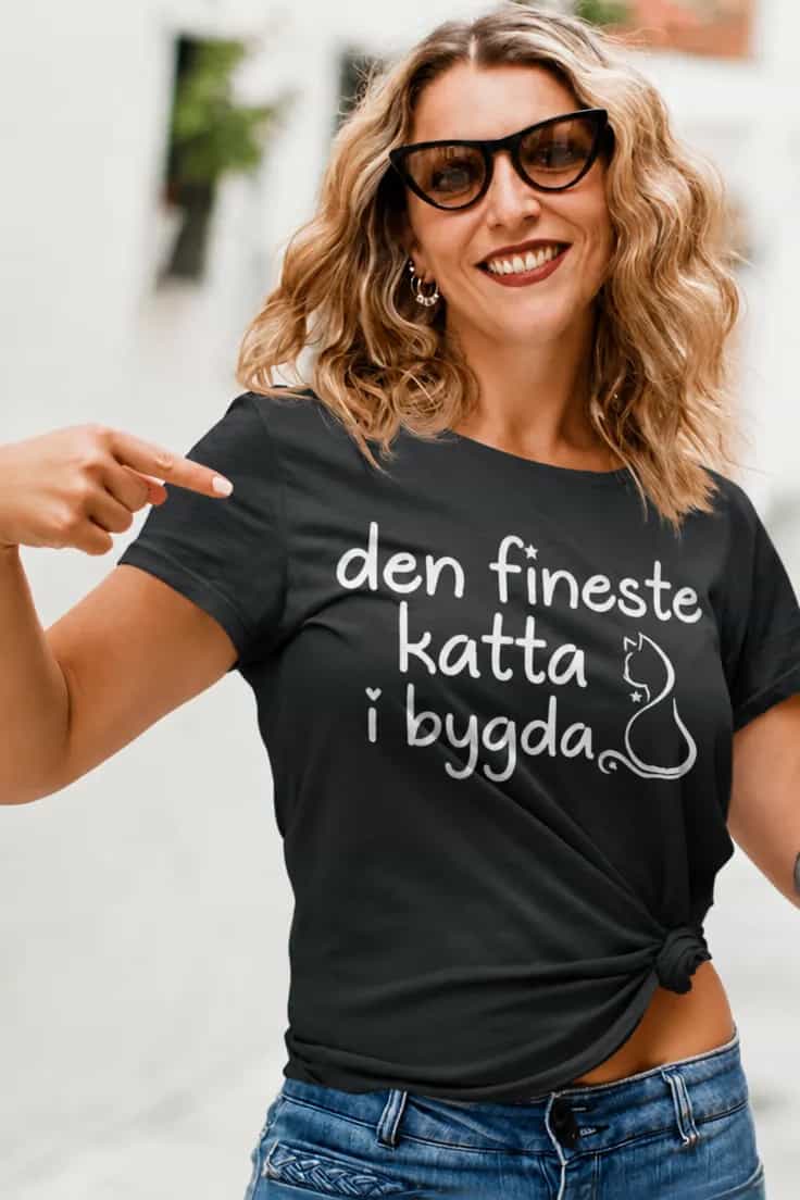 Morsom t-skjorte Fineste katta i bygda