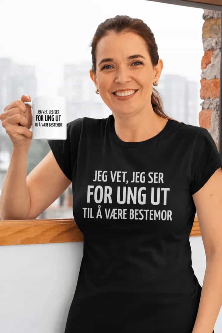 Morsom t-skjorte For ung bestemor