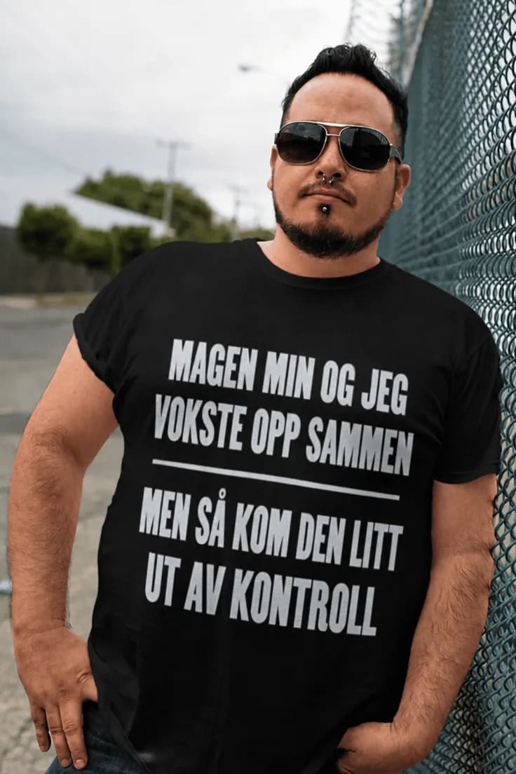 Morsom t-skjorte: Magen ute av kontroll
