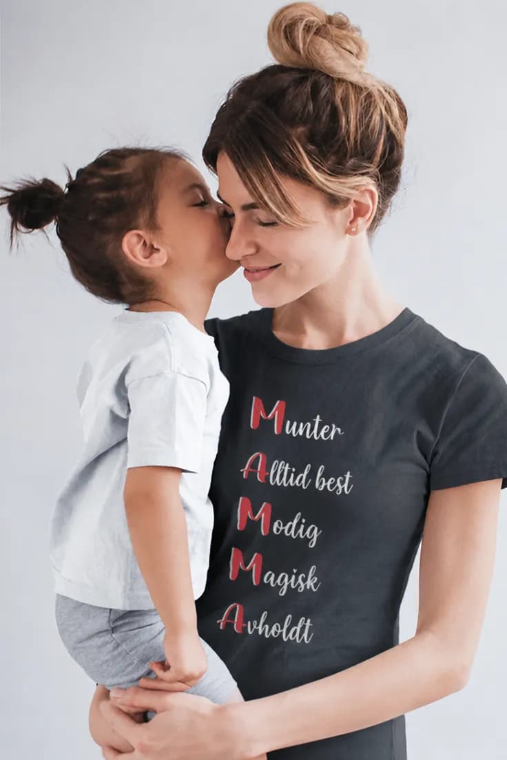 Morsom t-skjorte mamma initialer – Munter Alltid best