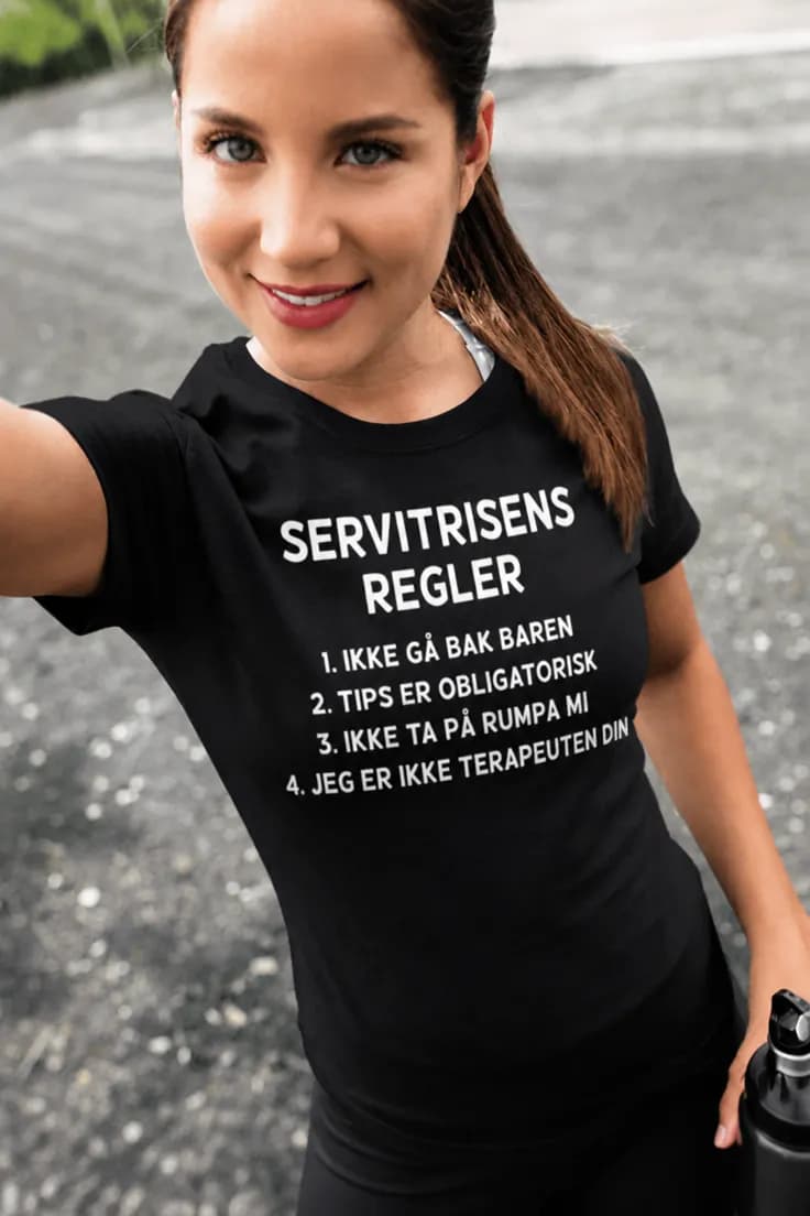 Morsom t-skjorte Servitrisens regler
