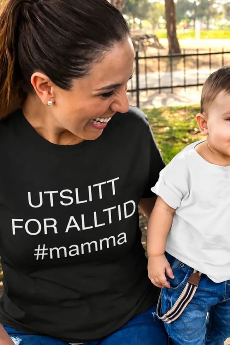 Morsom t-skjorte Utslitt for alltid mamma