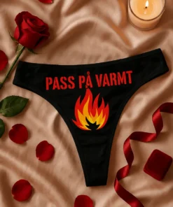 Dameundertøy Pass på varmt med teksten PASS PÅ VARMT på morsomt gaveplagg