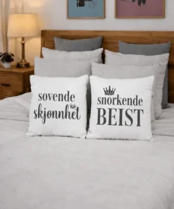 Dekorativ pute Sovende skjønnhet og beist med morsomt motiv og teksten sovende skjønnhet snorkende BEIST