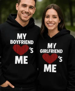 Genser My boyfriend loves me med humoristisk kjærlighetsmotiv og trykk