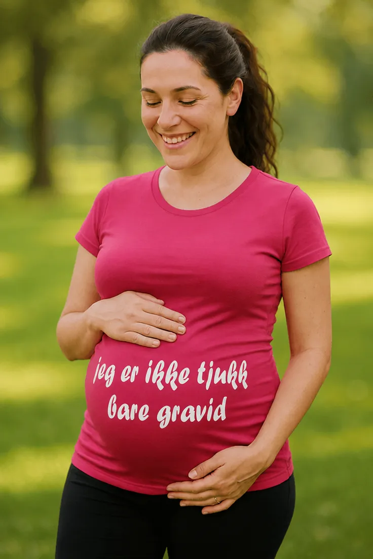 Gravid t-skjorte med teksten jeg er ikke tjukk bare gravid