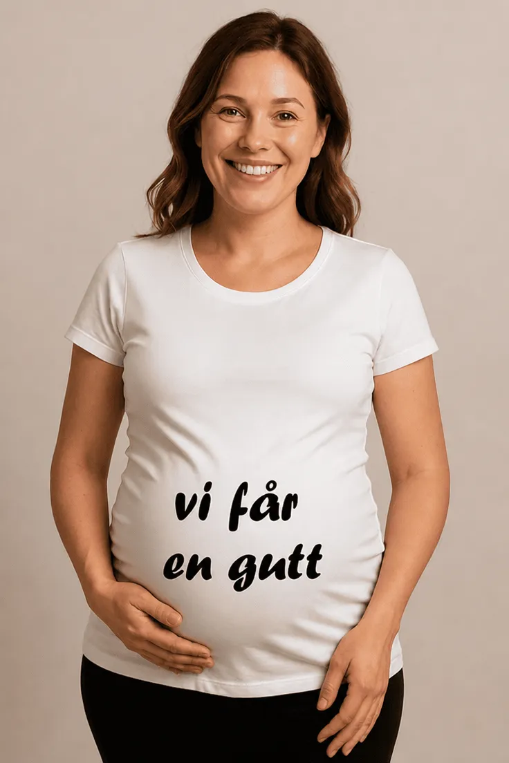 Gravid t-skjorte Vi får en gutt med teksten vi får en gutt