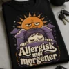 T-skjorte med grumpy sol og søvnig ansikt, retro-cute design og teksten Allergisk mot morgener
