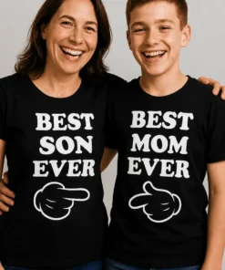 Morsom t-skjorte Best mamma og sønn med teksten BEST BEST SON MOM EVER EVER