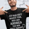 Morsom t-skjorte Beste fangst med navn med fisketema og personlig navn på trykket