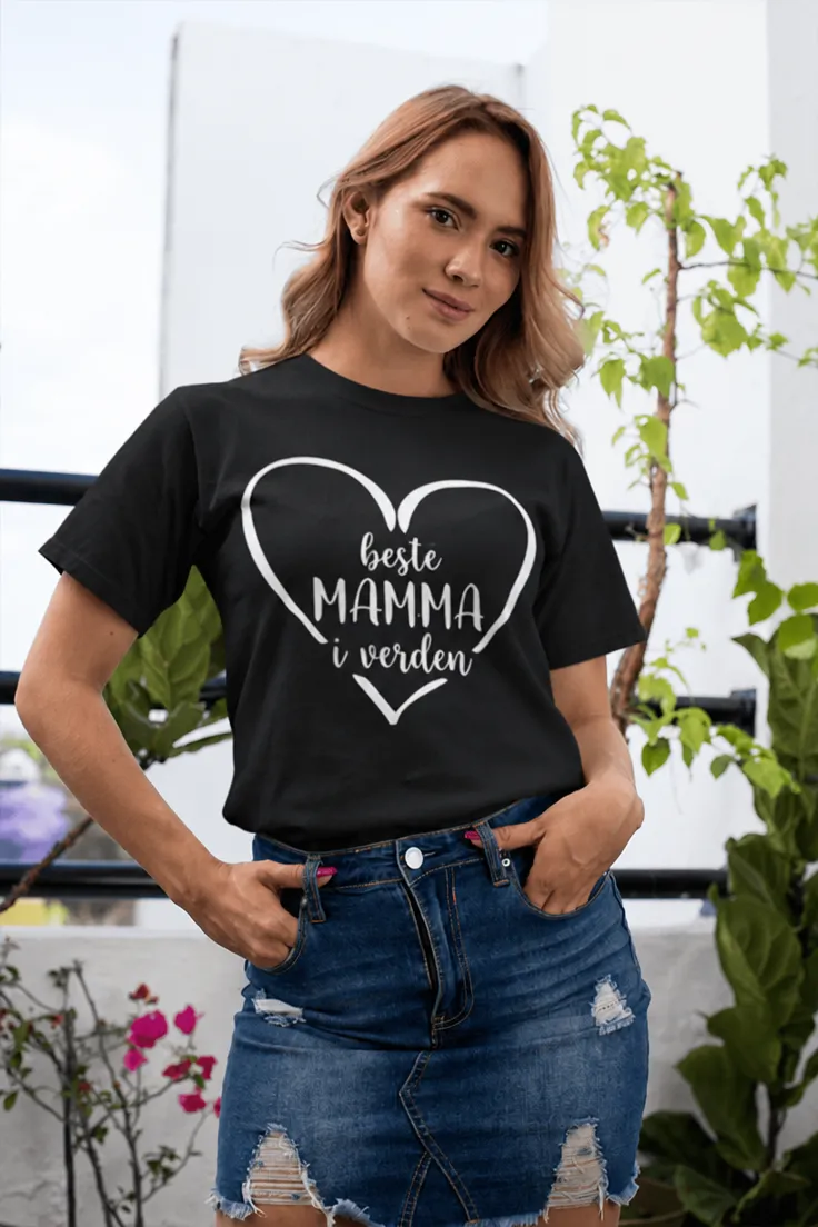 Morsom t-skjorte Beste mamma i verden med trykket beste MAMMA i verden