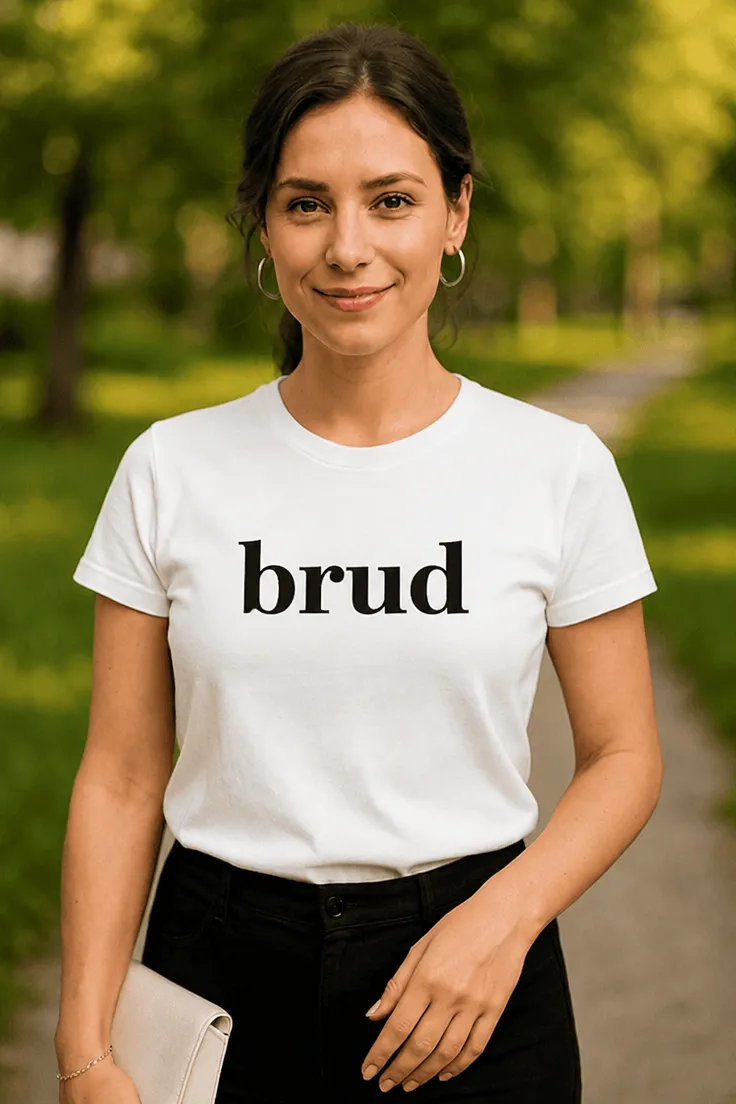 Morsom t-skjorte Brud med hjerter med trykket brud