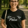 Morsom t-skjorte Enjoy pølse med teksten Enjoy Pølse