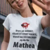Morsom t-skjorte Godhet med navn med trykket for Mathea på gave t-skjorte