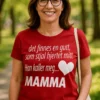 Morsom t-skjorte Gutten kaller meg mamma med teksten det finnes en gutt, som stjal hjertet mitt Han kaller meg.... MAMMA