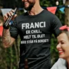 Morsom t-skjorte øl på bordet med navn med humoristisk design for gave