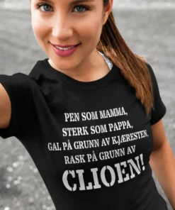 Morsom t-skjorte Rask på grunn av bilen med humoristisk bilmotiv og trykt tekst om Clioen