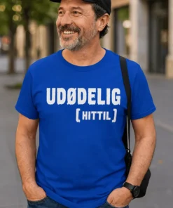 Morsom t-skjorte Udødelig hittil med teksten UDØDELIG [HITTIL]
