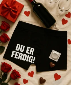 Morsomme boksershorts med teksten DU ER FERDIG! som humoristisk gave